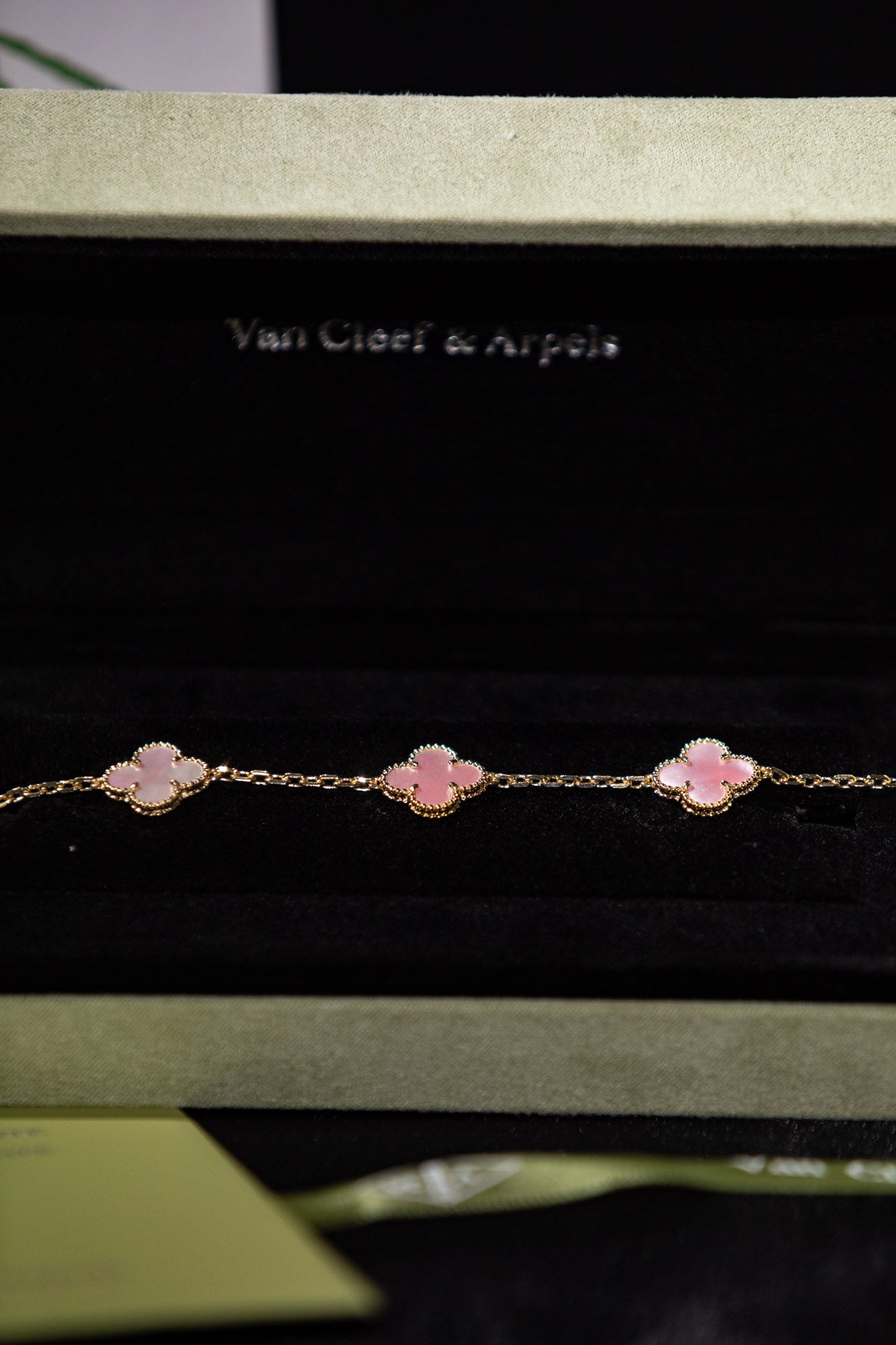 PULSERA VAN CLEFF CON BAÑO DE ORO DE 18K