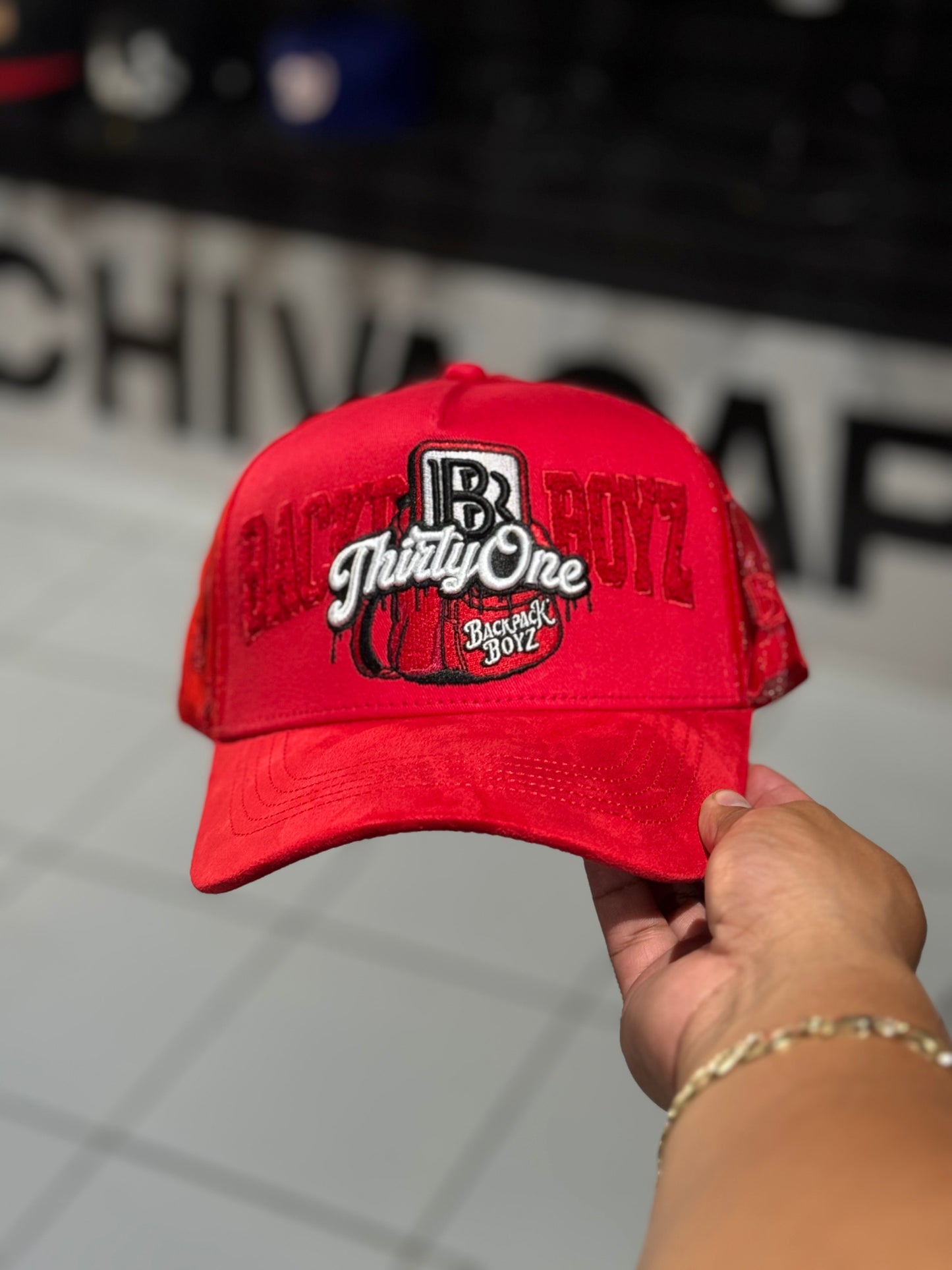 31 hats x BACKPACK “LA MOCHILA”