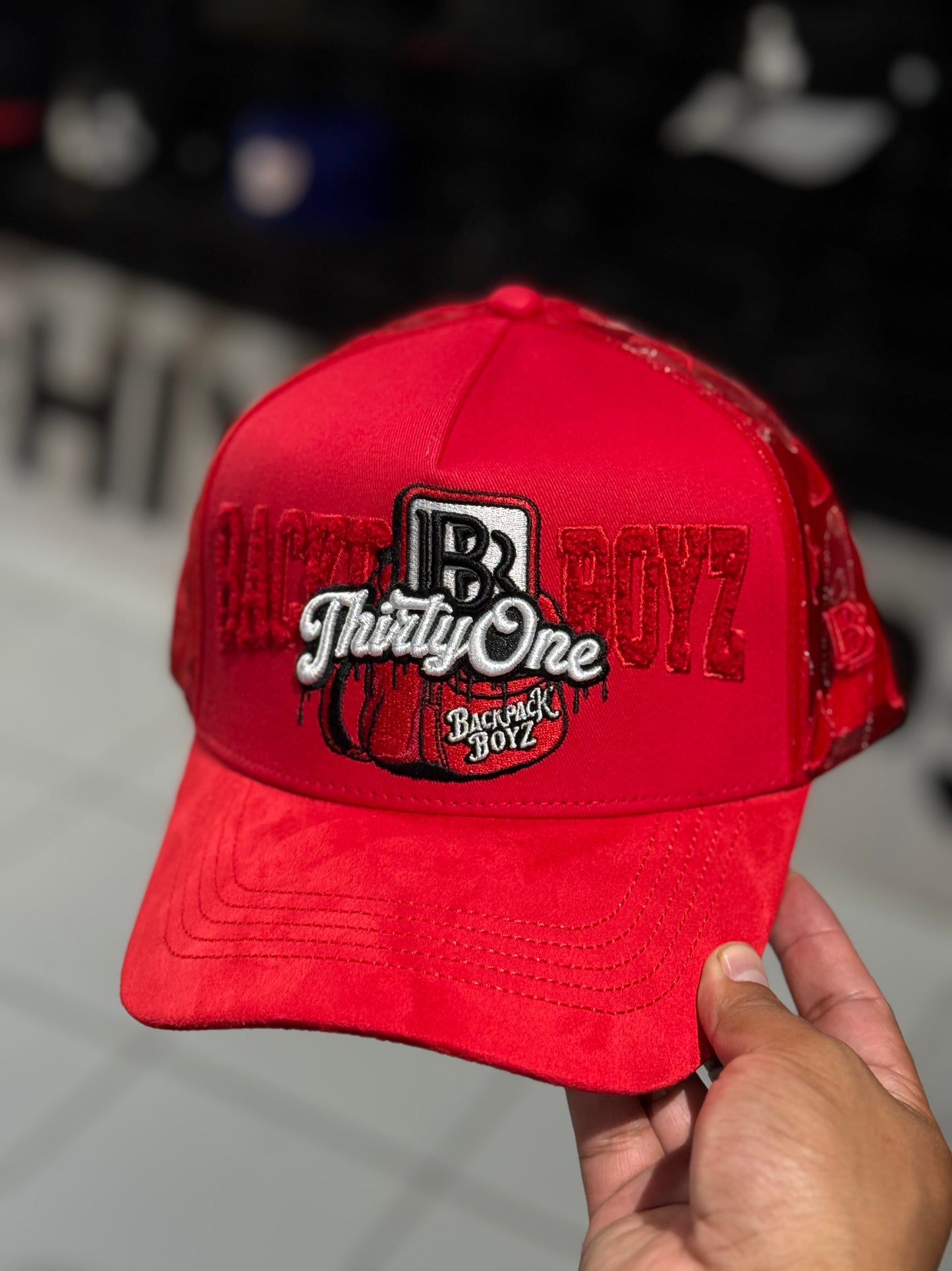 31 hats x BACKPACK “LA MOCHILA”