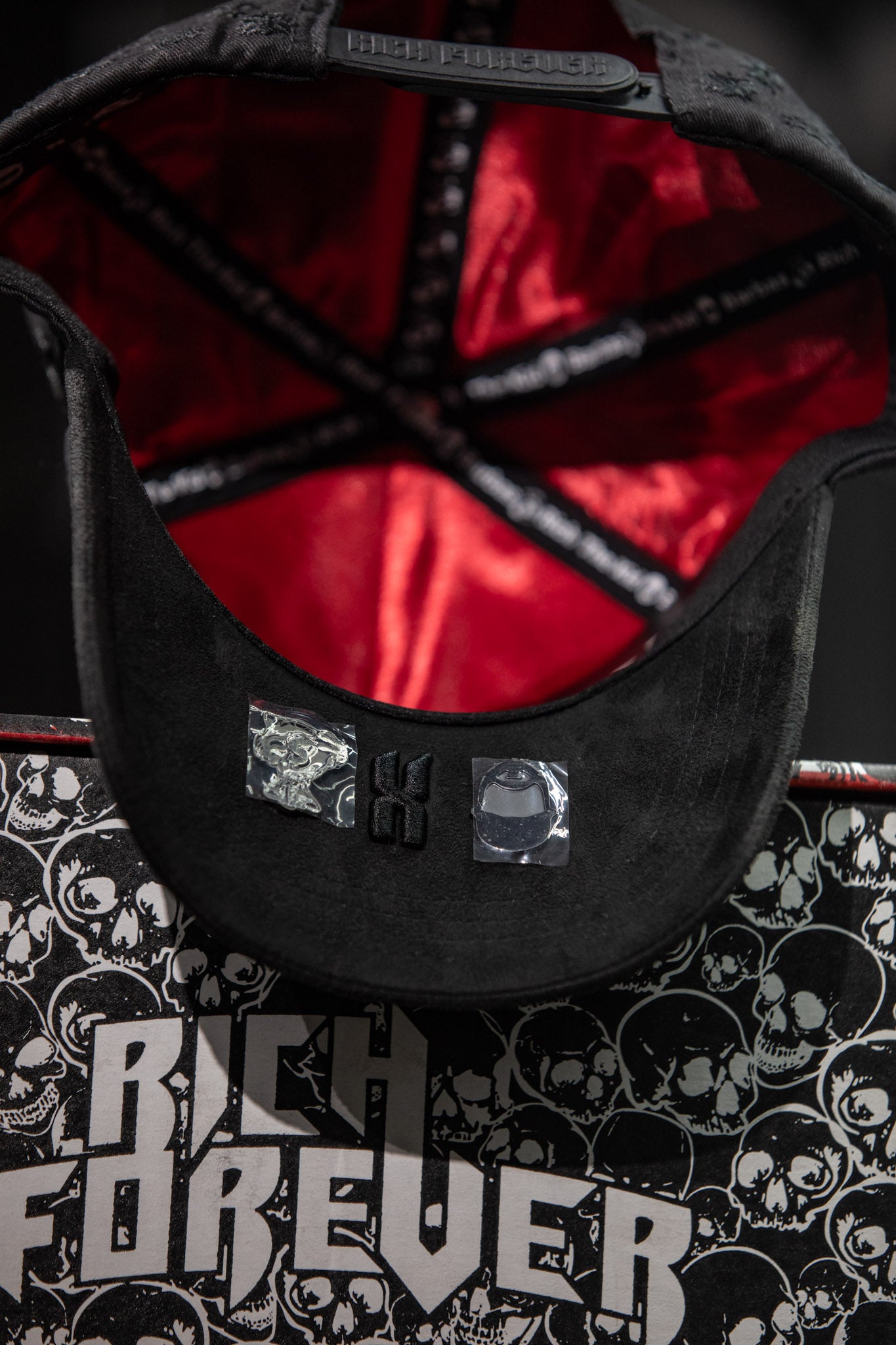 BARBAS HAT “CHROME BLACK”