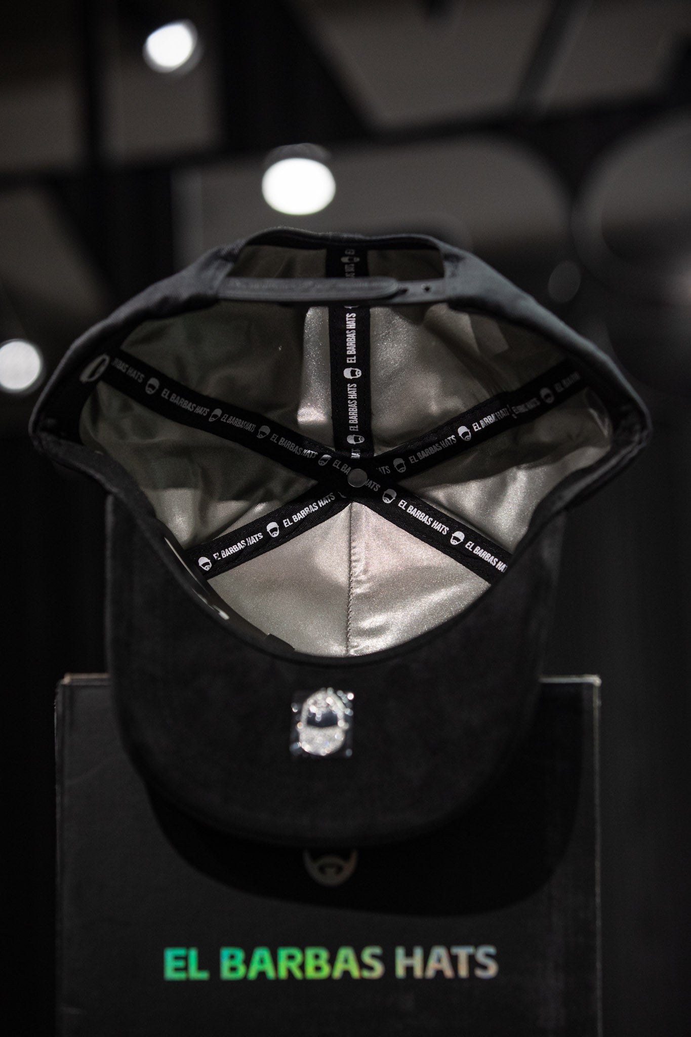 BARBAS HATS “77”