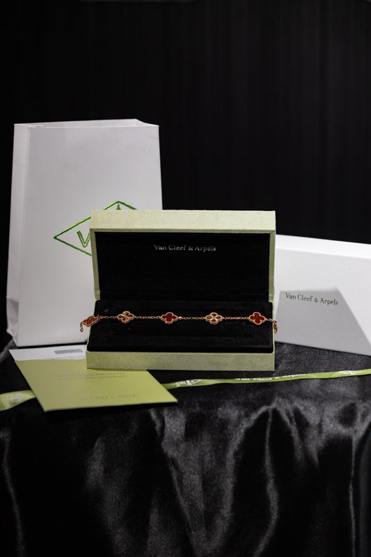 PULSERA VAN CLEFF CON BAÑO DE ORO DE 18K