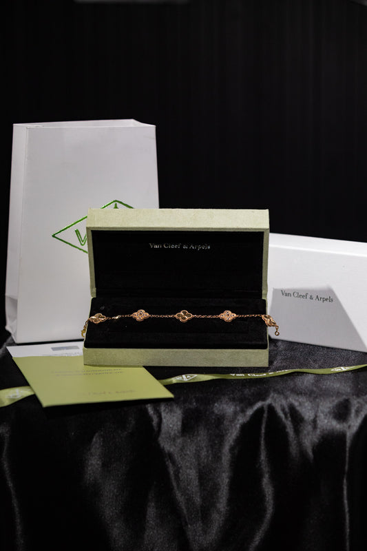 PULSERA VAN CLEFF CON BAÑO DE ORO DE 18K