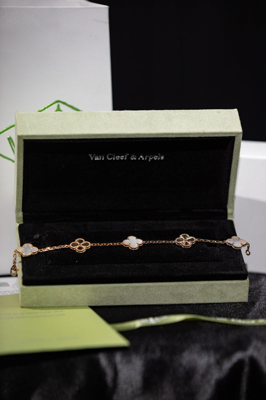 PULSERA VAN CLEFF CON BAÑO DE ORO DE 18K